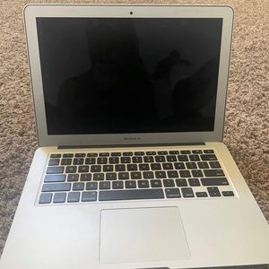 2017 MacBook Air 13’ i5 FAST Ready For New User